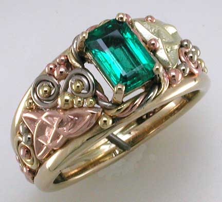 emerald celtic ring